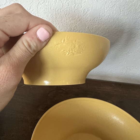 Set of 5 Tupperware Harvest Gold Yellow Cereal Salad Bowls 890 Vintage Stackable - Picture 8 of 8